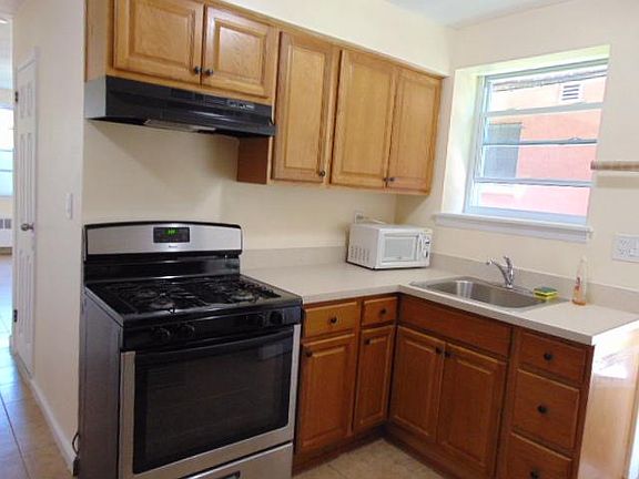 2nd image of 4068 Baychester Ave