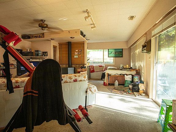 5th image of 7352 Barnet Rd