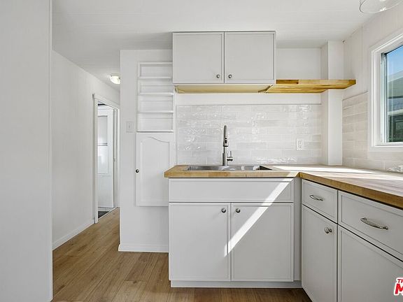 2nd image of 11250 Playa St #81
