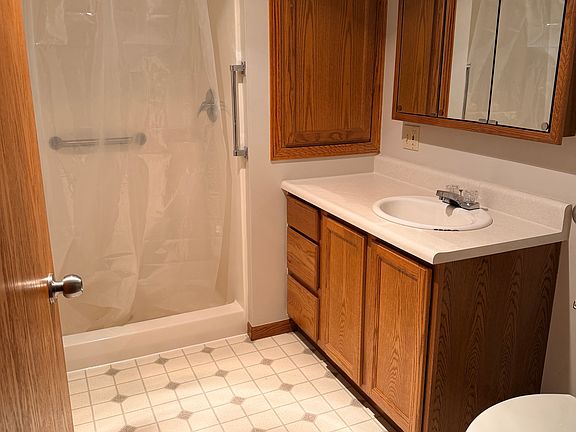5th image of 580 S Maple St #106