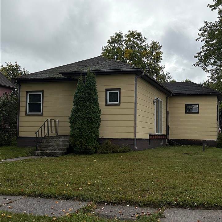 1st image of 429 4th St SW