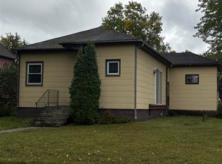429 4th St SW, Cook, MN 55719