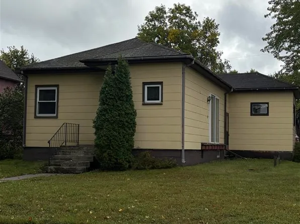 429 4th St SW, Cook, MN 55719