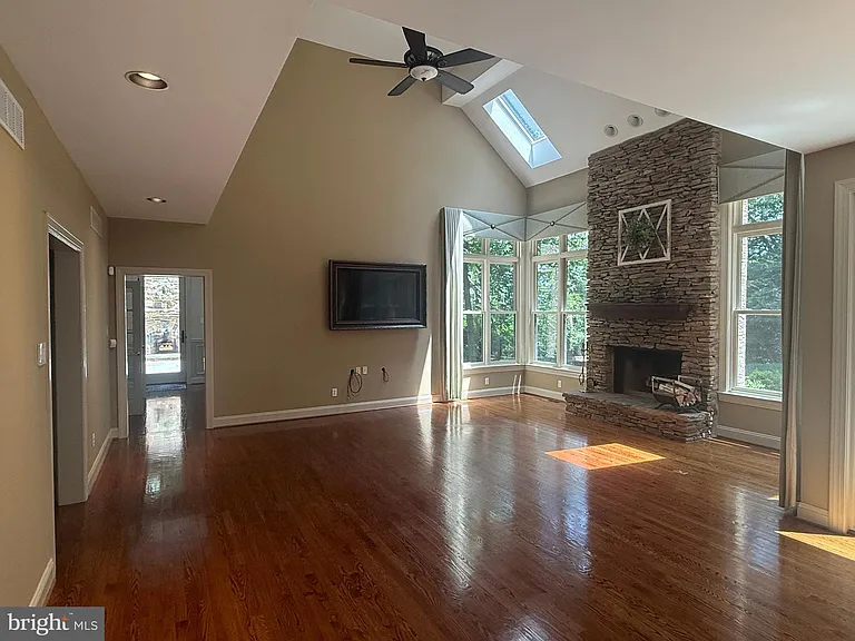 1714 Hickory Hill Rd — Photo 13