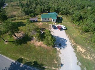 51 New Era Ridge Rd, Linden, TN 37096