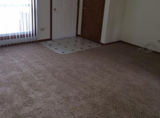 559 Lincoln Ave, Grayslake, IL 60030