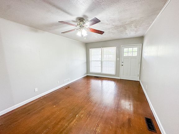 4th image of 1624 Carlisle Ct