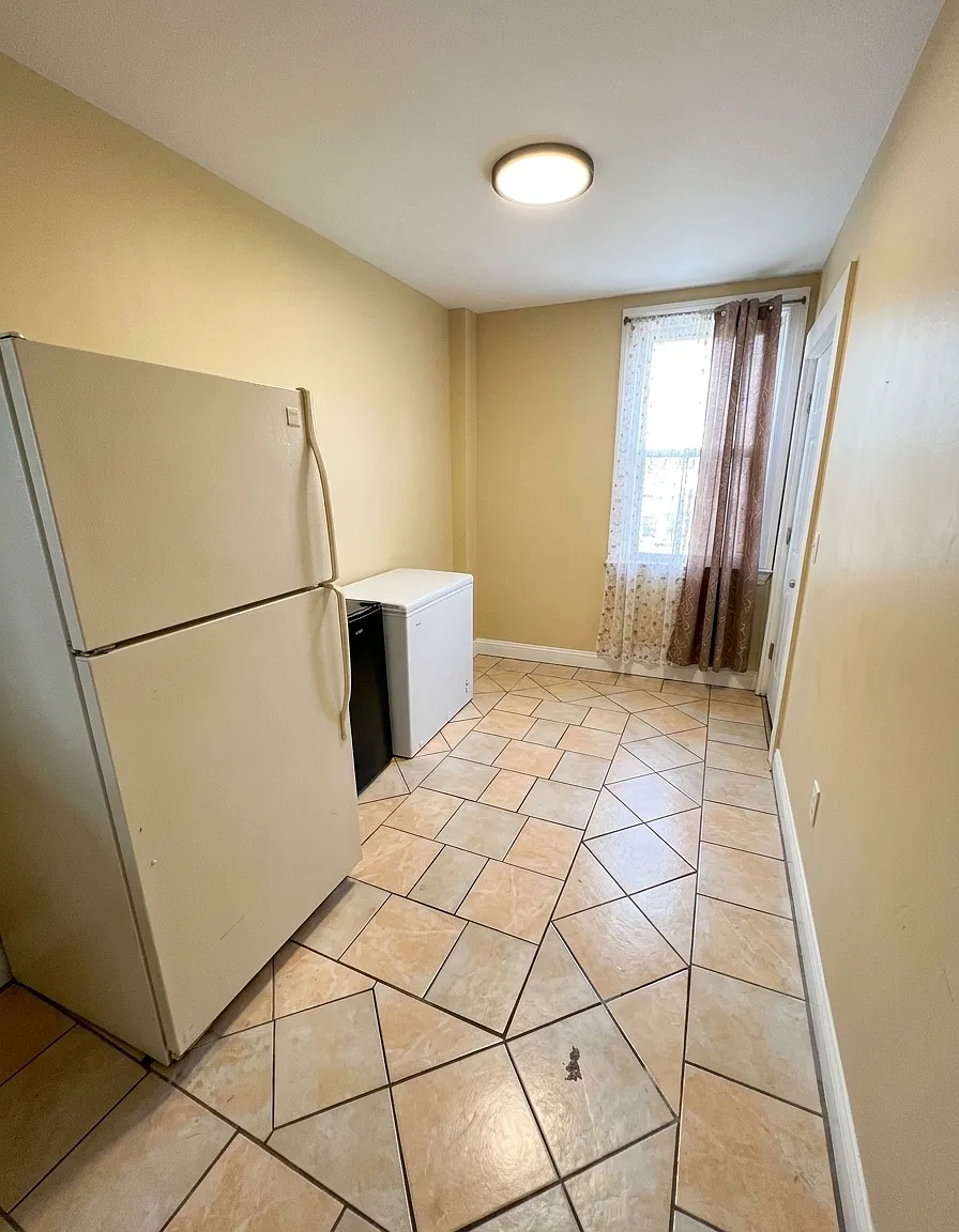 2 bed, 1250 sqft, $2,495 — Photo 3
