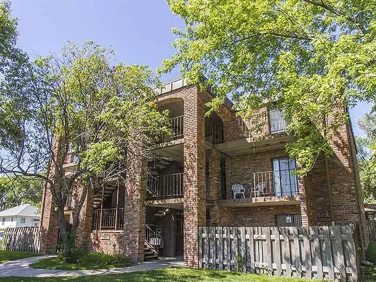 1940 Dudley Street — Photo 1