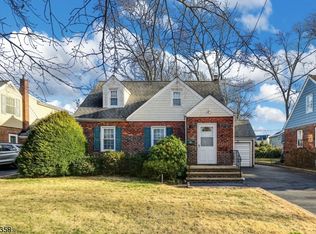 41 Iroquois Rd, Cranford, NJ 07016