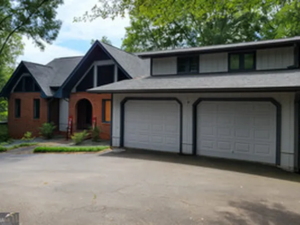 45 Surrey Chase Dr, Social Circle, GA 30025