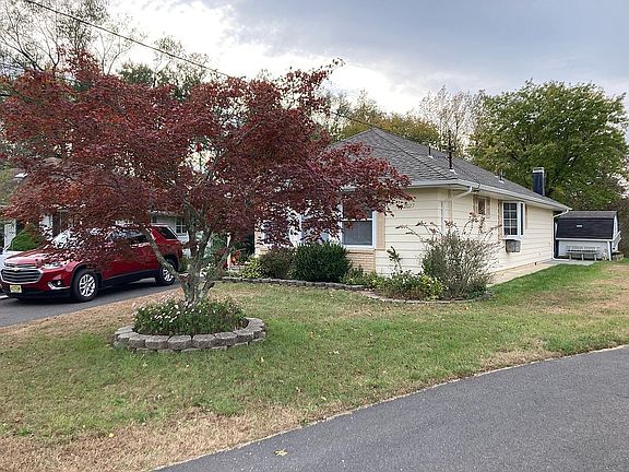 2nd image of 2027 Yorktowne Blvd