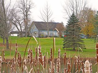 2 Country Club Dr, Newark, NY 14513