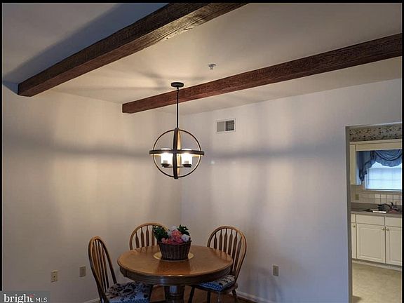 4th image of 2842 Carlisle Dr #5