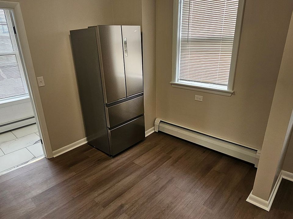 1st image of 136 W Pearl St #7