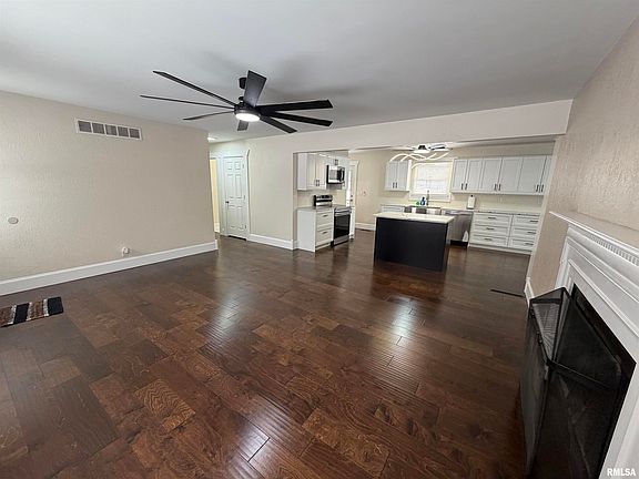 4th image of 4267 Evergreen Dr