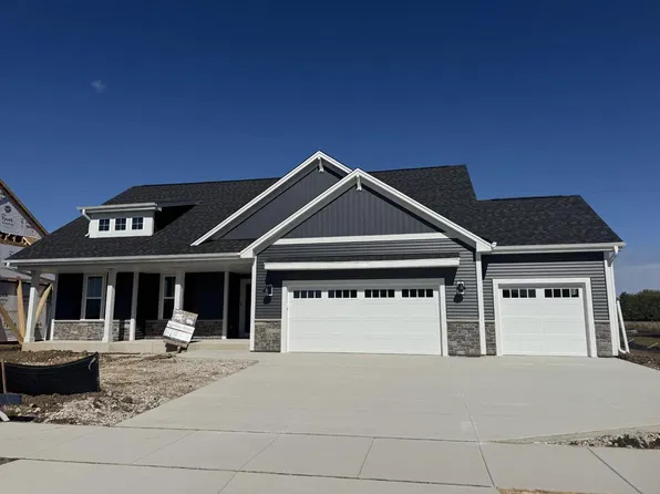 1746 Switchgrass STREET, Oconomowoc, WI 53066