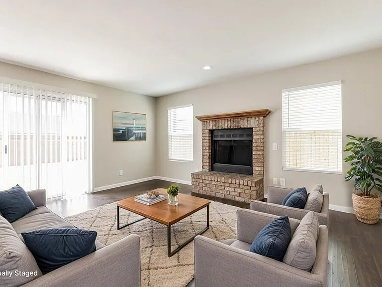 2811 W Calle Del Tigre — Photo 5