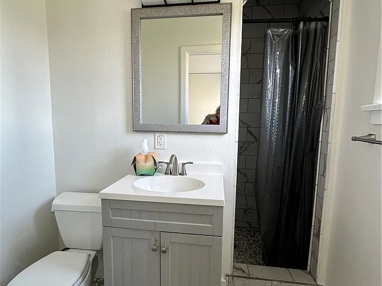 1054 N Euclid Ave — Photo 9