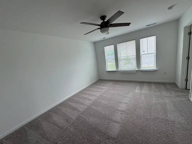 5104 Cambrey Dr — Photo 10