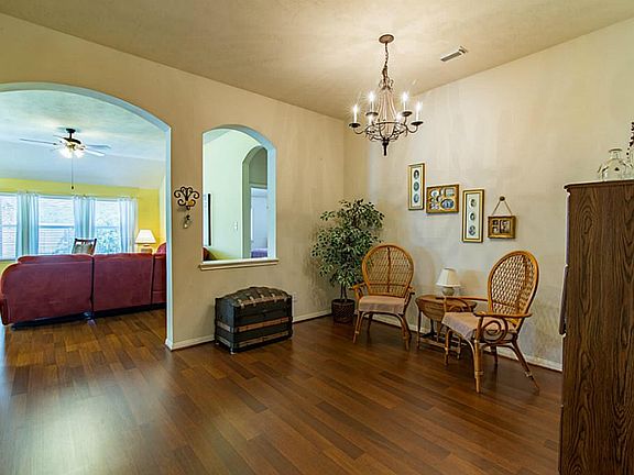 5th image of 2742 Sage Bluff Ave