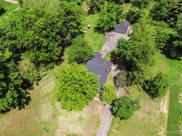 12420 Bellefontaine Rd, Saint Louis, MO 63138