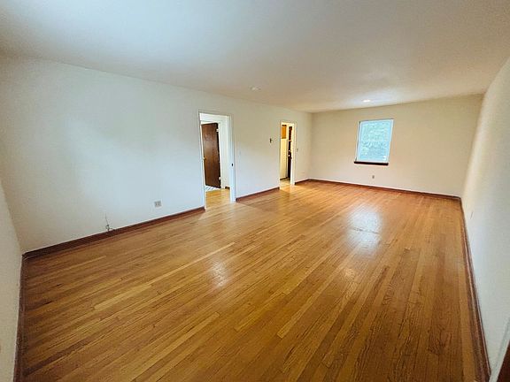 4th image of 408 Harrell St #1