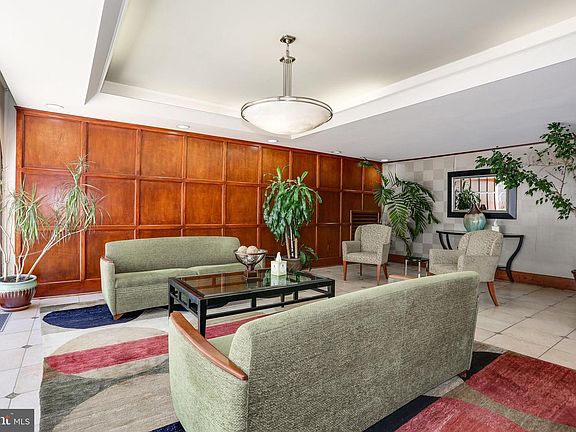 4th image of 922 24th St NW APT 104