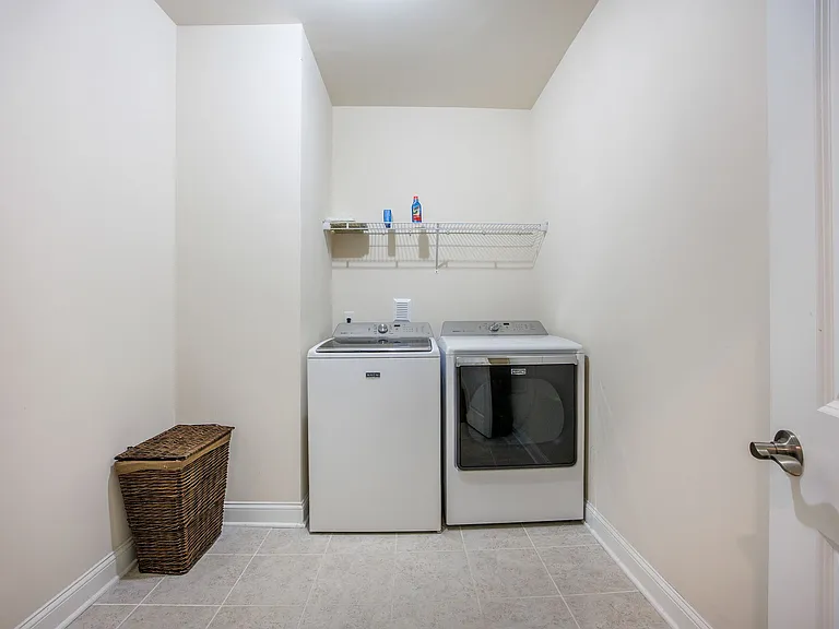 321 Decatur Dr — Photo 18