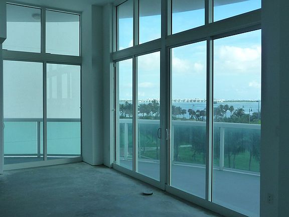4th image of 1800 N Bayshore Dr APT 401
