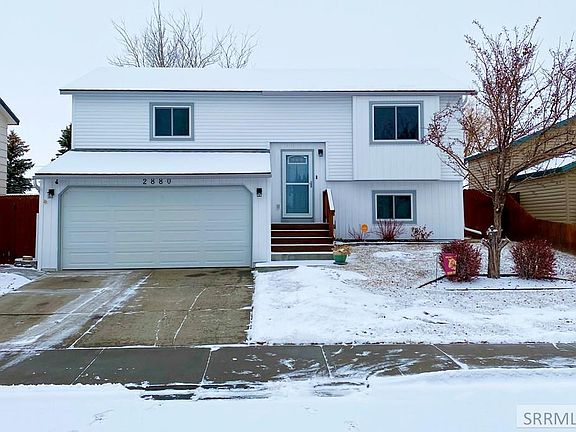 2nd image of 2880 Vesta Cir
