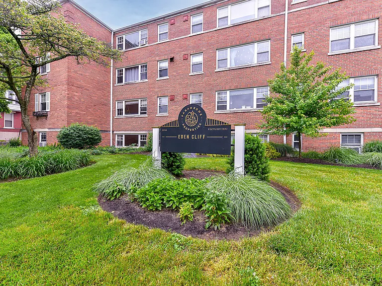 Eden Cliff Apartments — Photo 21