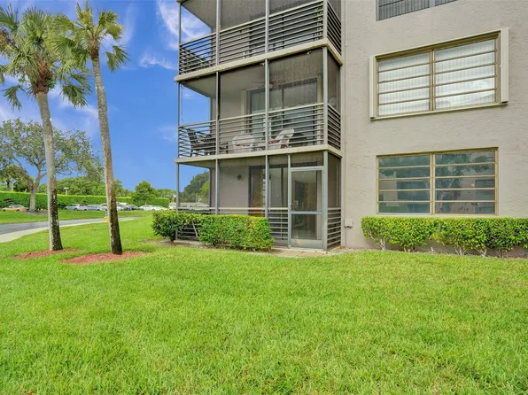 1001 Colony Point Circle #123, Pembroke Pines, FL 33026