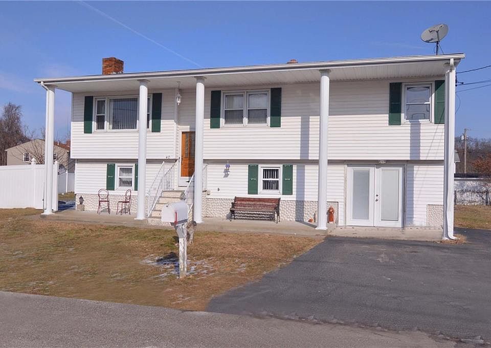 1st image of 40 Abbott St
