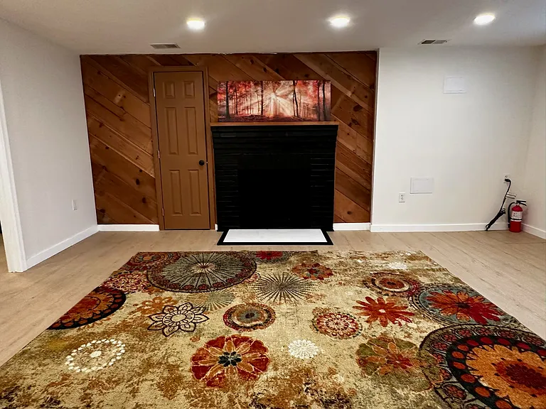 3225 Chestnut St NE #B — Photo 28