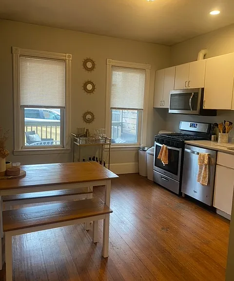 699 E 7th St #1 — Photo 1