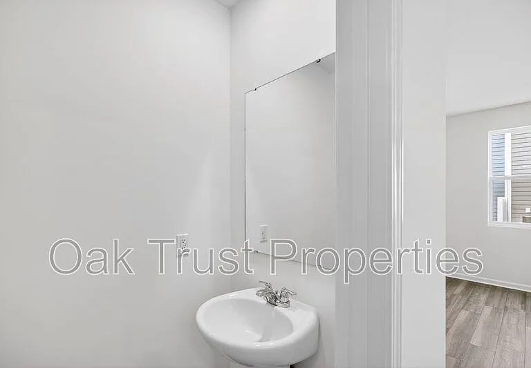 502 Townsford Ln — Photo 14