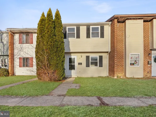 5 Sailboat Cir, Newark, DE 19702