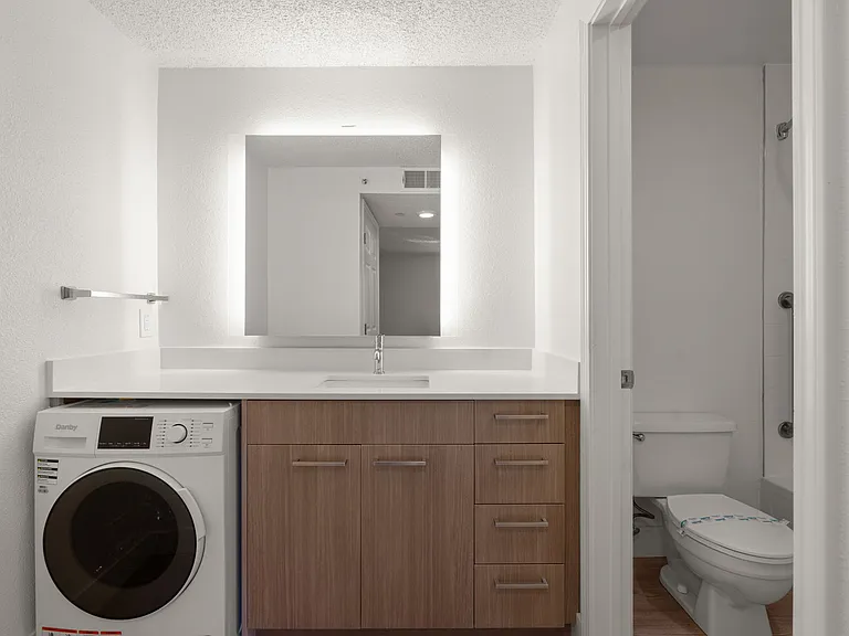 AVIA Lofts on Parkway — Photo 92
