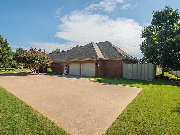 3rd image of 102 Old Hickory Dr