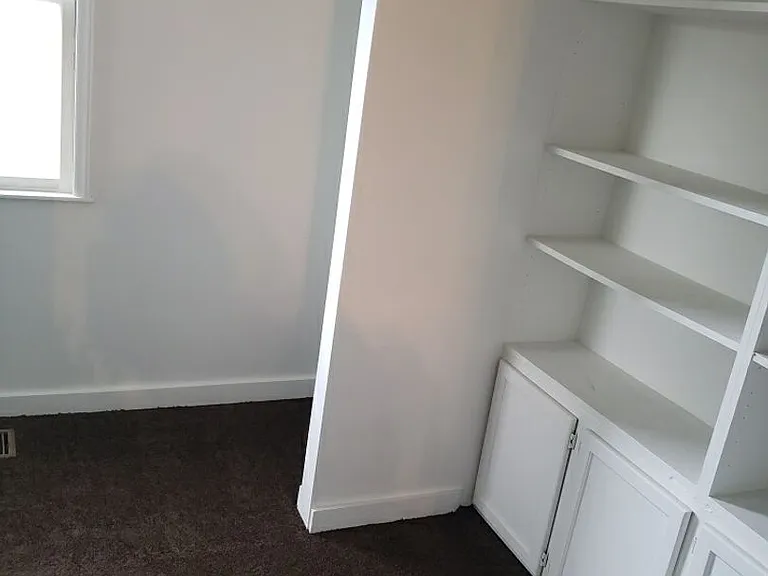 1426 W Euclid Ave — Photo 2