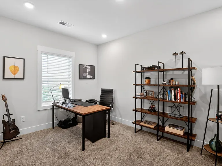 333 Pewter Cir — Photo 13