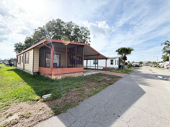 3rd image of 4662 Yacht Ave