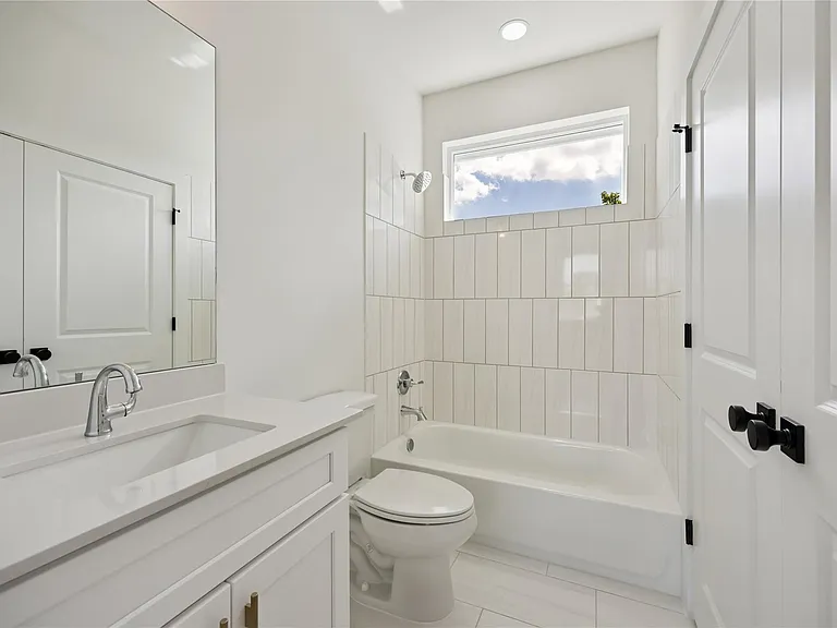 835 Rachel St #B — Photo 20
