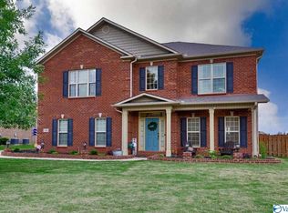 348 Spencer Lakes Dr, Meridianville, AL 35759