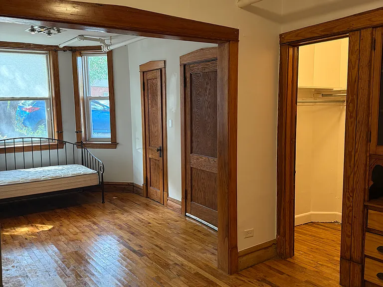 1723 N Kedzie Ave — Photo 4
