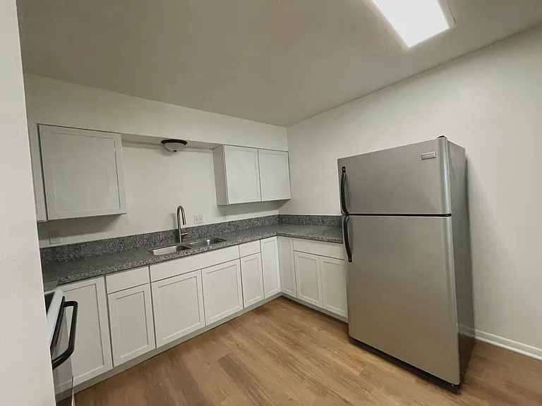 1204 Northridge Rd #12 — Photo 3