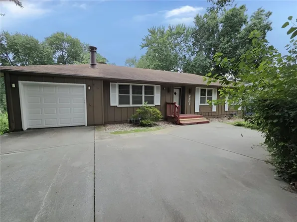 7301 W 89th St, Overland Park, KS 66212