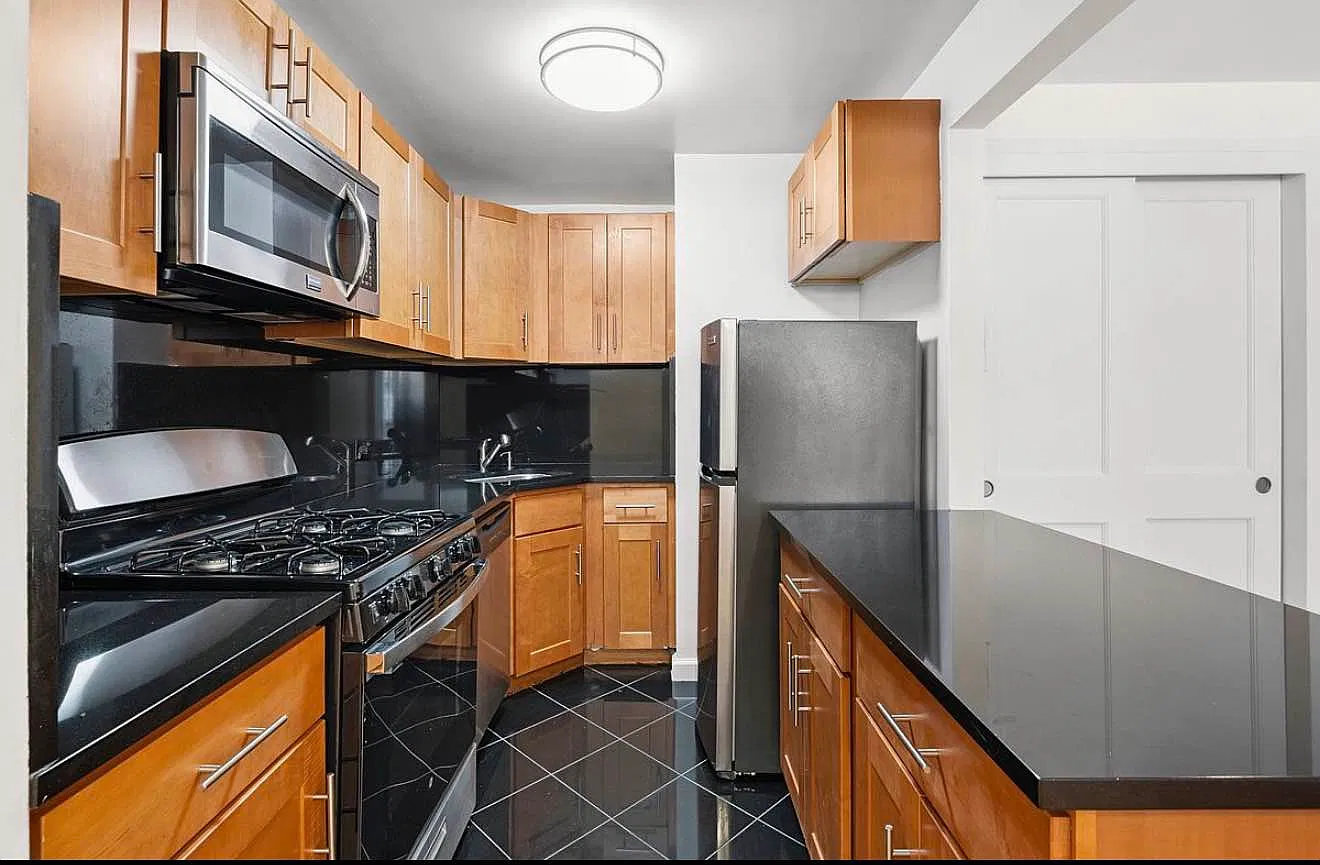 4 West 104th Street — Photo 3