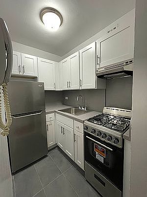 1st image of 84-31 Van Wyck Expy #3J